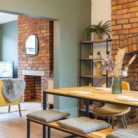 Vila Stunning Scandi 3 Bed House In Manchester-Parking Exteriér fotografie