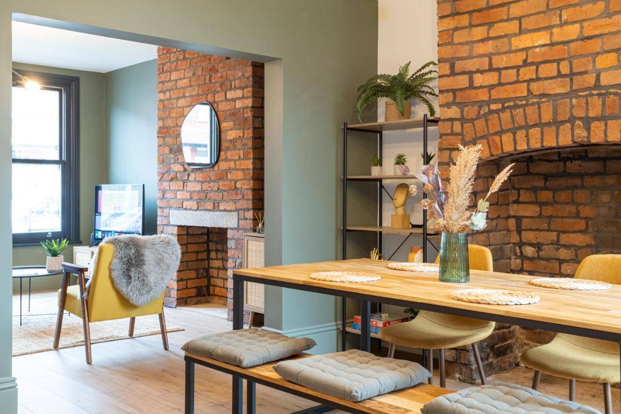 Vila Stunning Scandi 3 Bed House In Manchester-Parking Exteriér fotografie