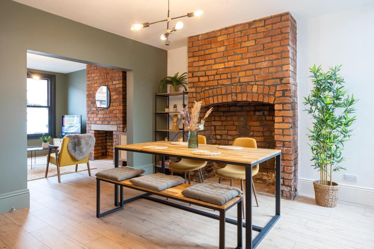 Vila Stunning Scandi 3 Bed House In Manchester-Parking Exteriér fotografie