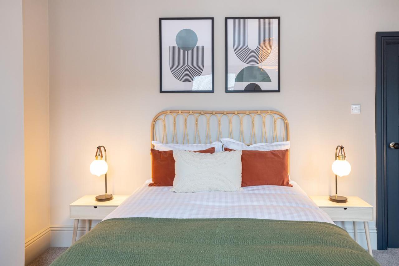 Vila Stunning Scandi 3 Bed House In Manchester-Parking Exteriér fotografie