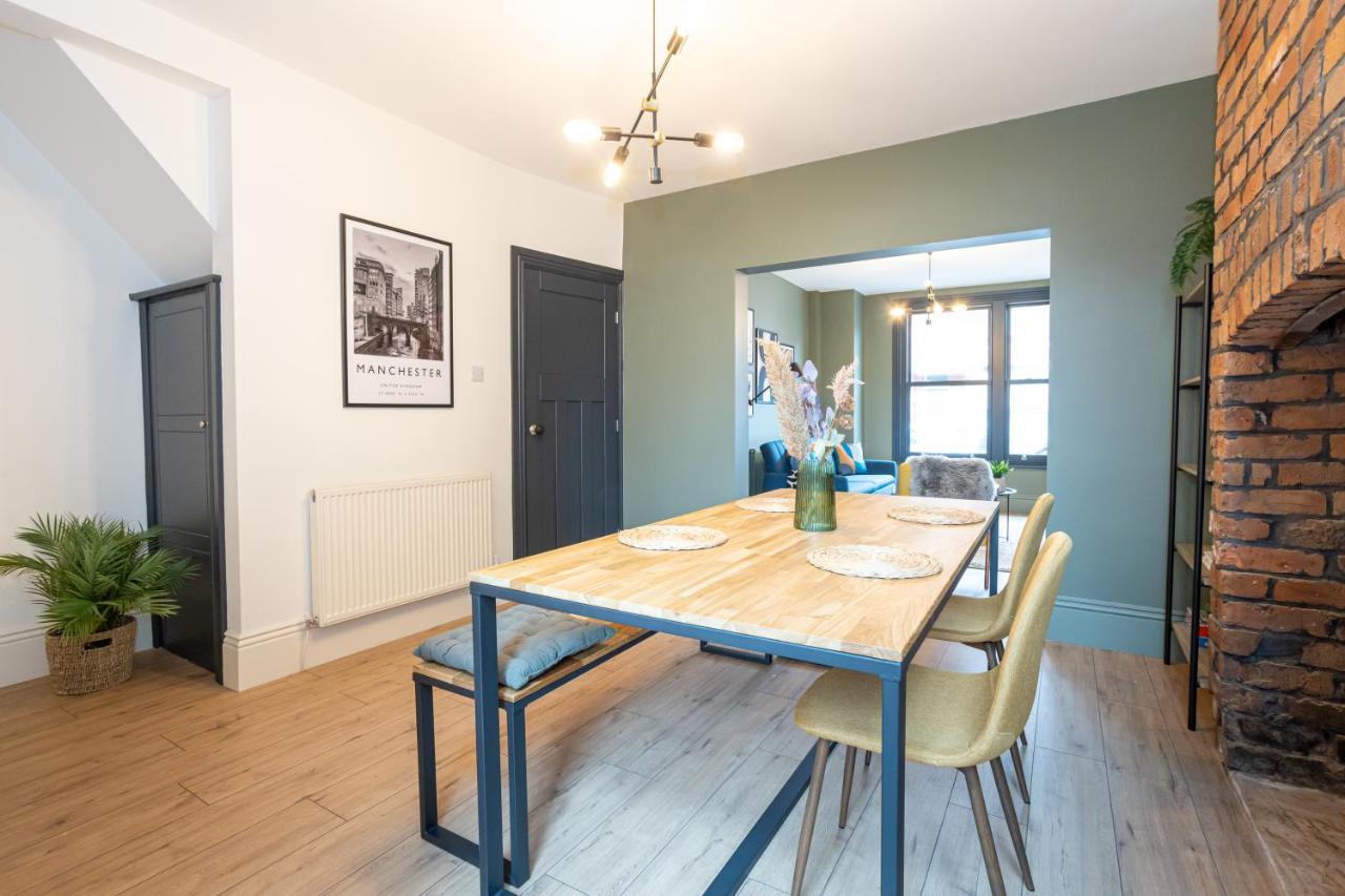 Vila Stunning Scandi 3 Bed House In Manchester-Parking Exteriér fotografie